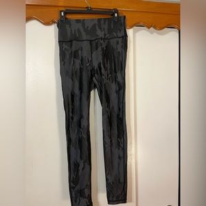 Black camo leggings